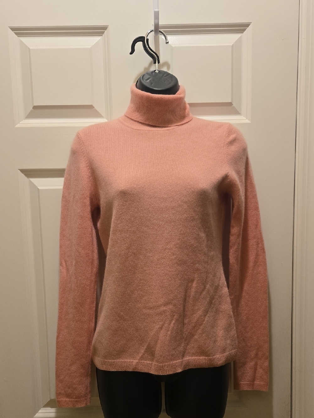 Barneys New York 100% Cashmere Sweater S Pink Soft Long Sleeve Ballet core Warm